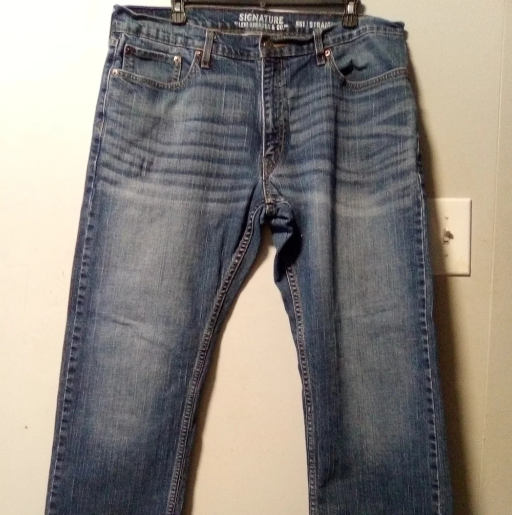 Levi's. Men's signature S51 straight leg blue jeans. Size 38X30